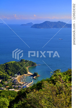 View from Takamiyama Observatory (Onomichi City, Hiroshima Prefecture) 120028382