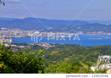 View from Takamiyama Observatory (Onomichi City, Hiroshima Prefecture) 120028386