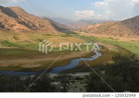 California hills background, view of mountains and river in the valley, natural landscape, wildlife at sunset, hills and plains 120032049