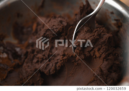 chcolate mass ready for making truffles 120032659