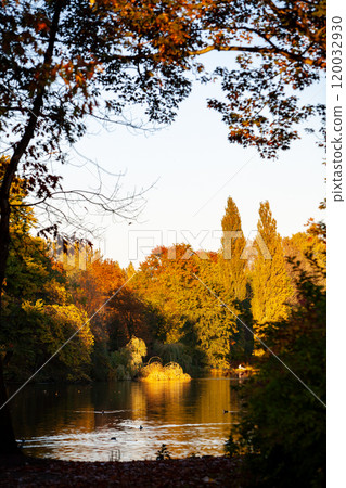 Enjoy a Serene Autumn Reflection in a Tranquil Lake Setting, Ideal for Relaxation Enjoy a Serene Autumn Reflection in a Tranquil Lake Setting, Ideal for Relaxation 120032930