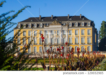 Baroque Palace on a Sunny Day 120032985