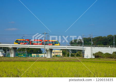 宇都宮輕軌飛山城東站附近的燈光線和田園風光 宇都宮輕軌飛山城東站附近的燈光線和田園風光 120033835