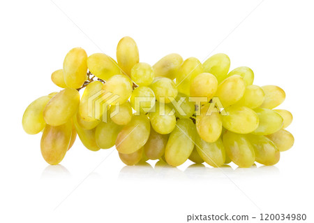 green grapes isolated on white background 120034980