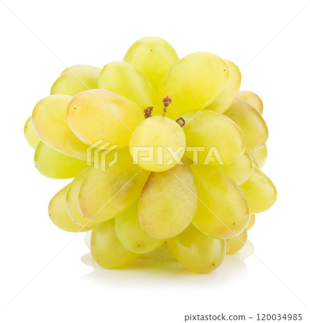 green grapes isolated on white background 120034985
