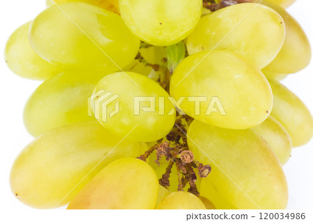 green grapes isolated on white background 120034986