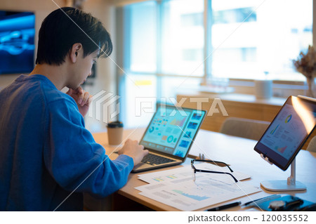 男性人像室內拍攝 120035552