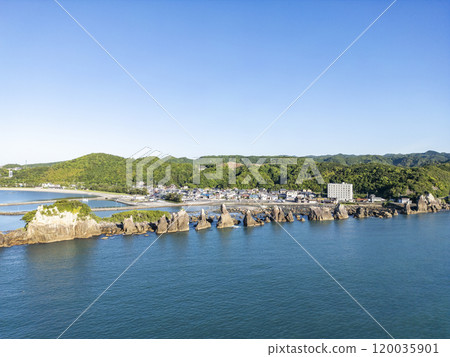 Hashiguiiwa (drone aerial photography) Kushimoto Town, Higashimuro District, Wakayama Prefecture Hashiguiiwa (drone aerial photography) Kushimoto Town, Higashimuro District, Wakayama Prefecture 120035901