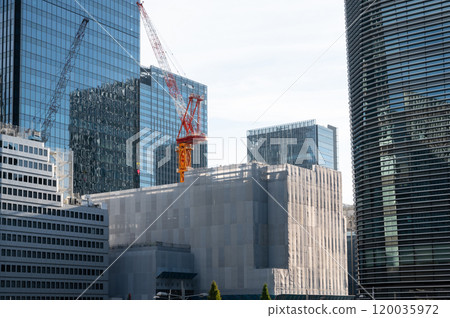 Cityscape with high-rise buildings under construction (around Tokyo Station) 120035972