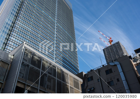 辦公區仰視摩天大樓的風景(東京車站週邊) 辦公區仰視摩天大樓的風景(東京車站週邊) 120035980
