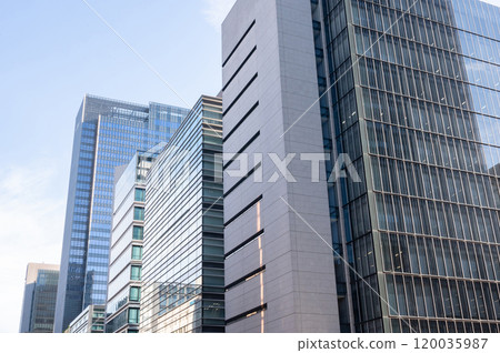 A view of an office district looking up at skyscrapers (around Tokyo Station) A view of an office district looking up at skyscrapers (around Tokyo Station) 120035987