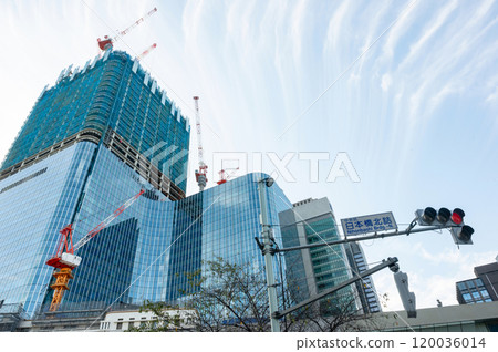 大型建築工地的都市景觀(東京日本橋) 大型建築工地的都市景觀(東京日本橋) 120036014