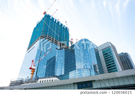 大型建築工地的都市景觀(東京日本橋) 大型建築工地的都市景觀(東京日本橋) 120036015