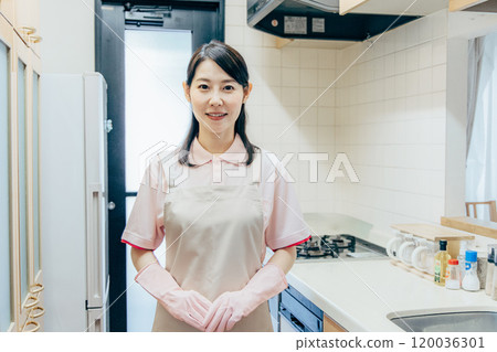 Housekeeping service staff 120036301