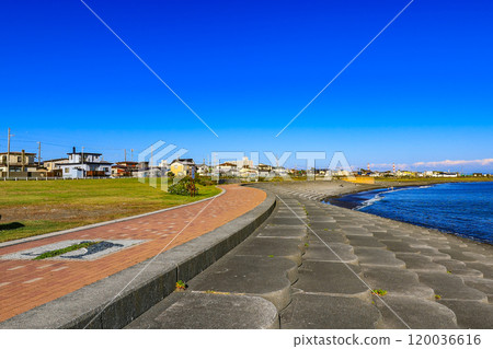 北海道苫小牧市苫小牧漁港附近的家鄉海岸 北海道苫小牧市苫小牧漁港附近的家鄉海岸 120036616