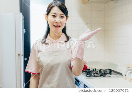 Housekeeping service staff 120037071