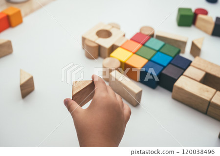 Building a robot using building blocks 120038496