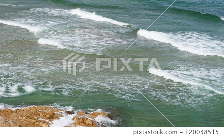 海浪拍打，海景。 120038515