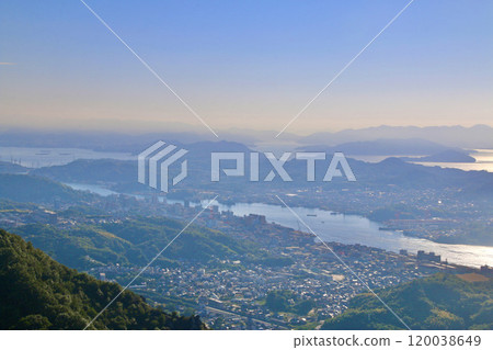 View of Onomichi from Narutakiyama Observatory (Onomichi City, Hiroshima Prefecture) 120038649