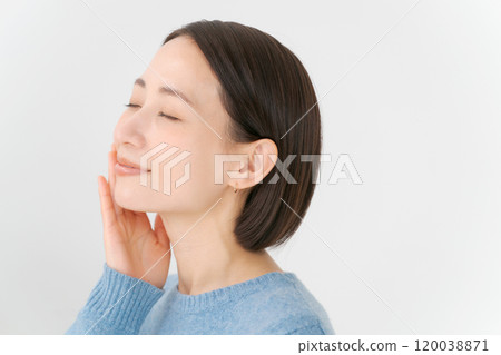 30多歲的皮膚護理女人 30多歲的皮膚護理女人 120038871