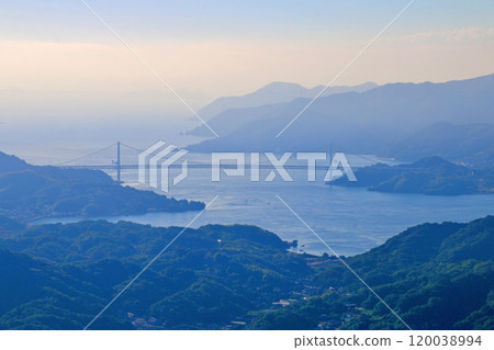 View from Narutakiyama Observatory and Innoshima Bridge (Onomichi City, Hiroshima Prefecture) 120038994