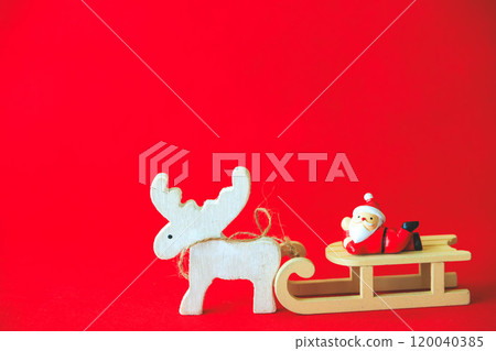 Figurine of Santa Claus on a white reindeer and sleigh Figurine of Santa Claus on a white reindeer and sleigh 120040385
