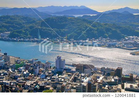 View from the observation deck at Senkoji Park (Onomichi City, Hiroshima Prefecture) 120041881