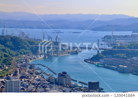 View from the observation deck at Senkoji Park (Onomichi City, Hiroshima Prefecture) 120041884