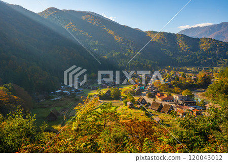 Shirakawago in autumn 120043012