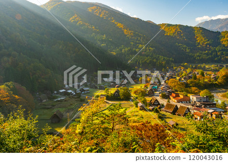Shirakawago in autumn 120043016