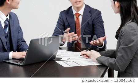 Asian business person having a meeting Asian business person having a meeting 120043167