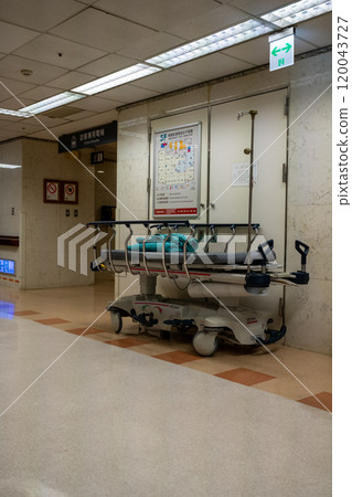 Hospital bed position. After the patient recovers and leaves the hospital, there is no one left in the hospital bed. 120043727