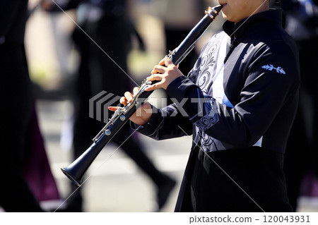 行進樂隊遊行樂器 120043931