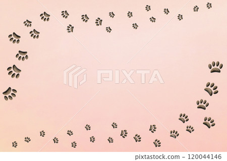 淺粉紅色背景,頂部和底部逐漸增加木爪腳印 淺粉紅色背景,頂部和底部逐漸增加木爪腳印 120044146