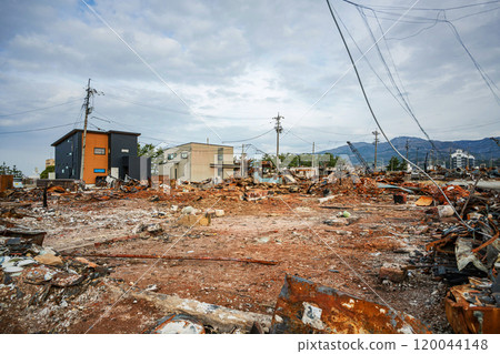 2020 Noto Peninsula Earthquake: Scorched earth townscape of Wajima 120044148