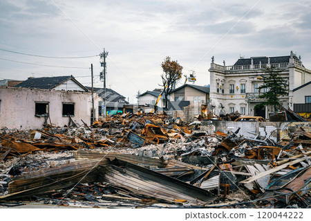 2020 Noto Peninsula Earthquake: Scorched earth townscape of Wajima 120044222