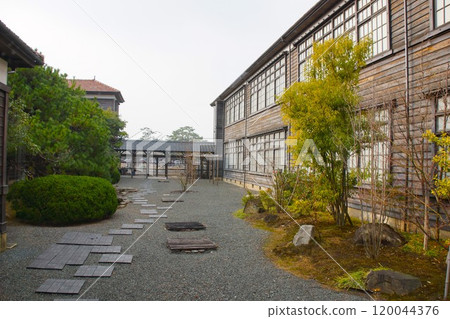 萩市街景、舊名林館遺址中庭（舊萩小學舊址） 120044376