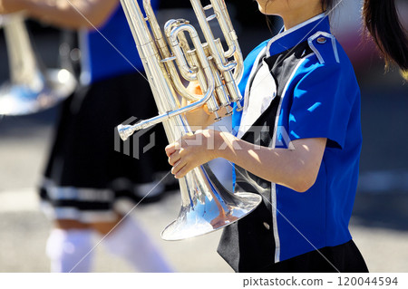 行進樂隊遊行樂器 120044594