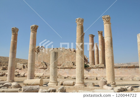 Jerash, Jordan, city of 1000 pillars, ruins of Jerash 120044722