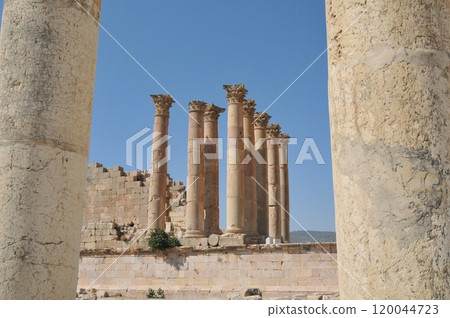 Jordan, Jerash, city of 1000 pillars, Jerash ruins, Temple of Artemis 120044723