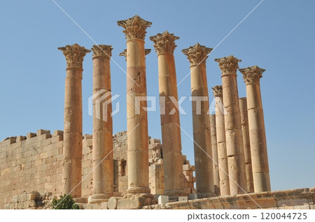 Jordan, Jerash, city of 1000 pillars, Jerash ruins, Temple of Artemis 120044725