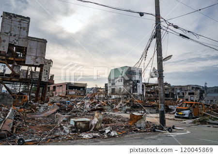 2024 Noto Peninsula earthquake: Burnt earth and collapsed buildings 2024 Noto Peninsula earthquake: Burnt earth and collapsed buildings 120045869