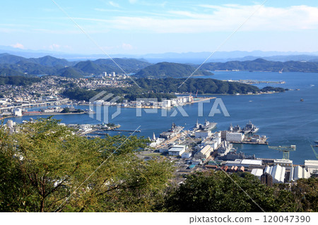 A view of downtown Sasebo from the popular viewing spot "Yumiharidake Observatory" in Sasebo City 120047390