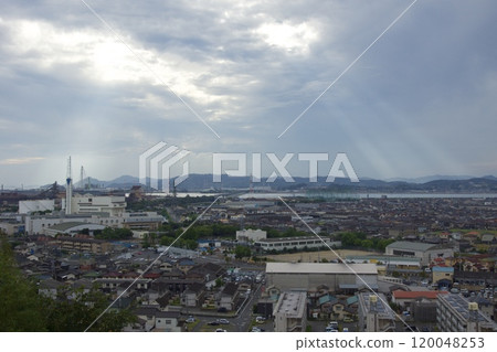 Sunset seen from Mount Kamejima, heading towards Tamashima 120048253