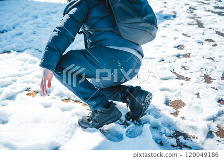 Freezing road surface 120049186