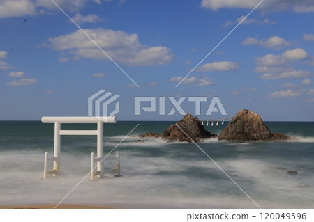 The Married Couple Rocks at Sakurai Futamigaura in Itoshima City, Fukuoka Prefecture 120049396