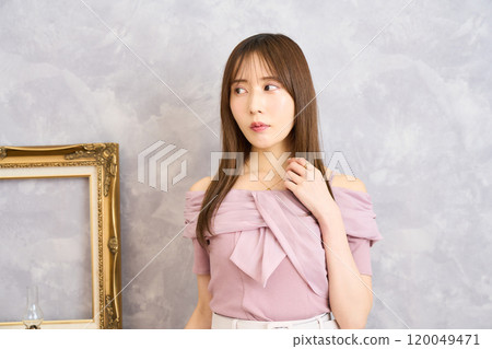 年輕的女士 120049471