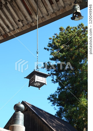 燈籠在秋天的日子裡閃閃發光 120049946