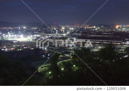 Night view of the factories from Mount Kamejima, Mizushima industrial area 120051006