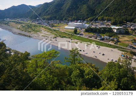 從岐阜縣美濃市小倉山城遺址看到的城市景觀 120053179